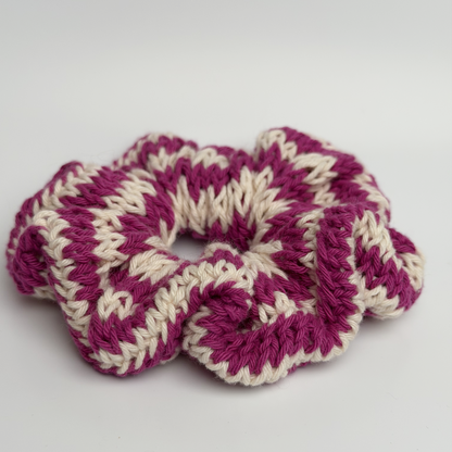 Gestricktes Scrunchie – Pink/Creme