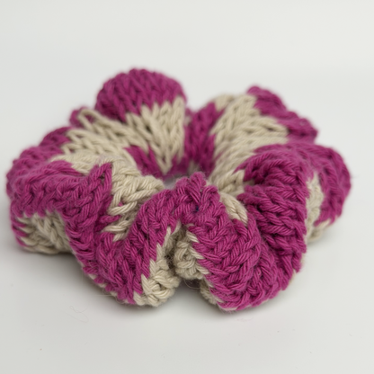 Gestricktes Scrunchie – Pink/Creme