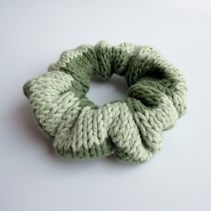 Gestricktes Scrunchie – Grün